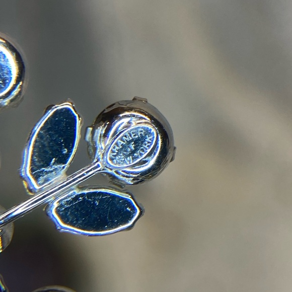 KRAMER OF NEW YORK SIGNED VINTAGE LAYERED RHINESTONE BROOCH PIN MARQUISE CHATON - Picture 9 of 9